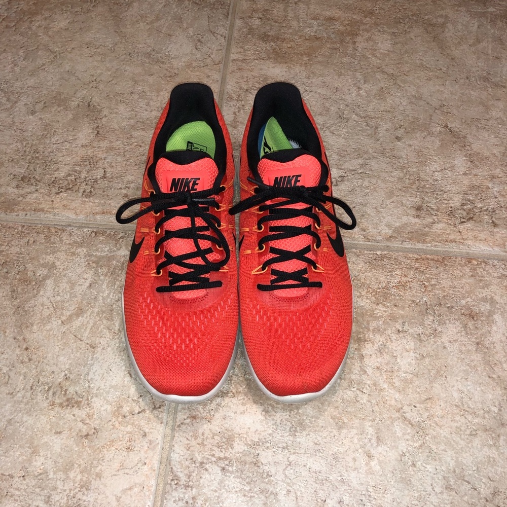 Men’s Nike sneakers